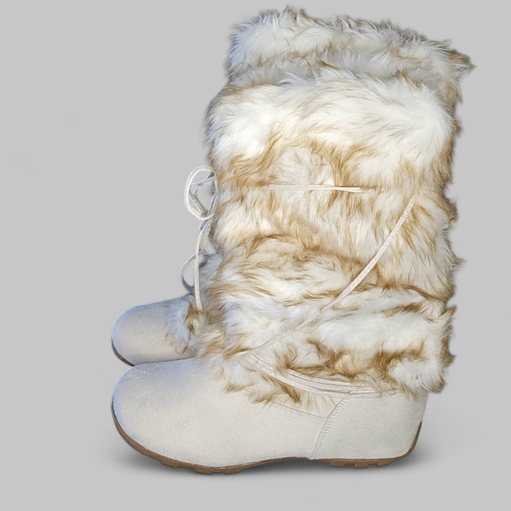 Women's fur pom pom boots